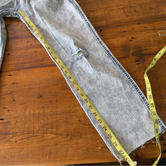 Umgee Acid Washed Distressed Knee Frayed Hem Jeans Sz 6 - Picture 5 of 9